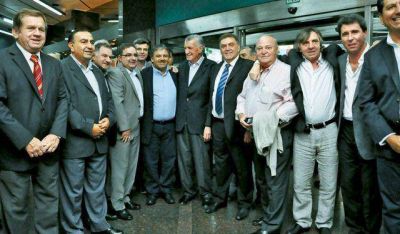 Intendentes justicialistas del pa�s, juntos en San Juan
