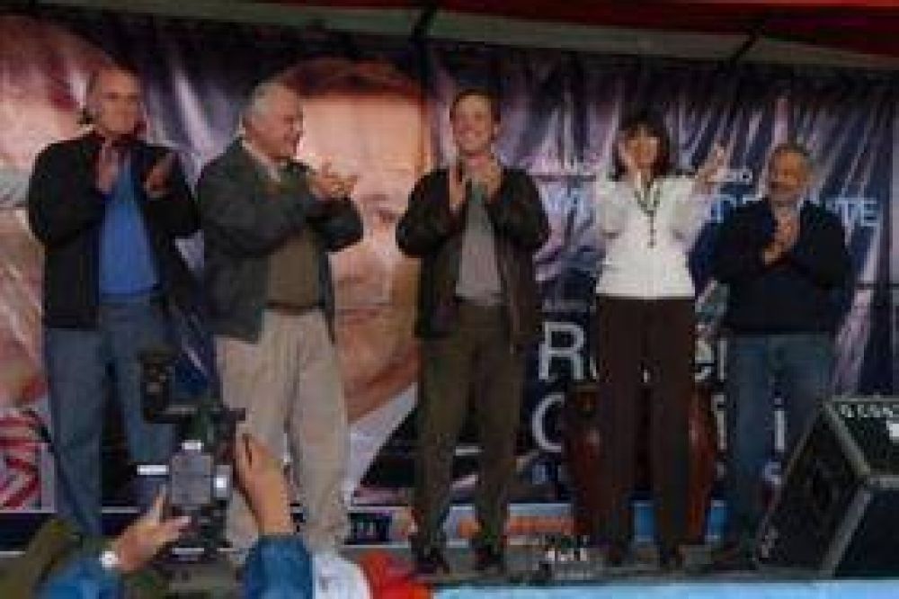"Nos dicen lentos, pero ellos iban tan r�pido que hasta se robaron el Puente Colgante"