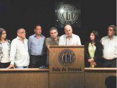 Moyano y Barrionuevo van al paro sin acto ni movilizaci�n