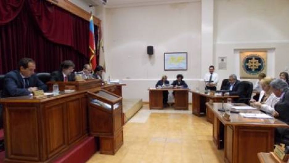 Ahora, los ediles solicitan informes al Ejecutivo sobre obras en la Plaza 25 de Mayo