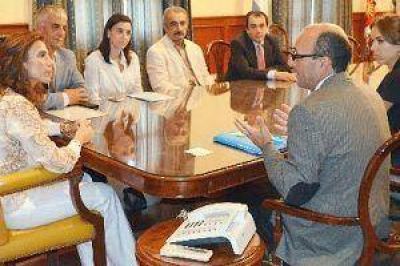 Representantes de Unicef visitaron a la gobernadora y acercaron propuestas de trabajo hacia la ni�ez