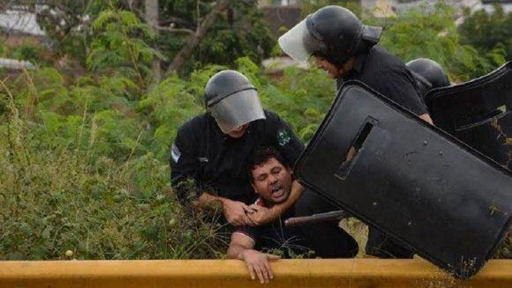 Barrios de Pie: Exig�an reivindicaciones sociales y la polic�a los reprimi�