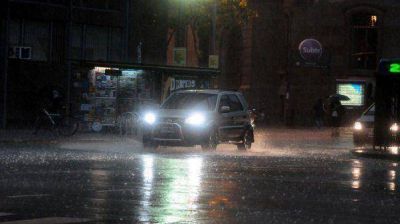Llovi� intensamente en la madrugada pero ya ces� el alerta meteorol�gico