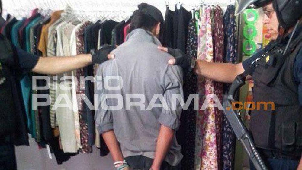 Vendedoras atrapan a sujeto que intent� robarles