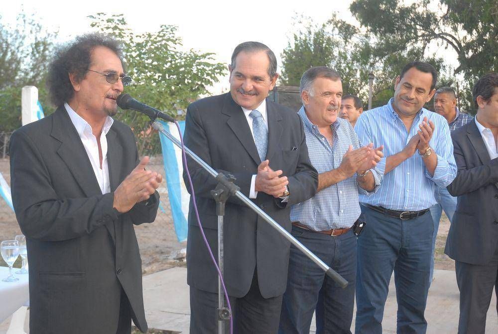 Alperovich recorri� obras del Plan M�s Cerca en Los Ralo
