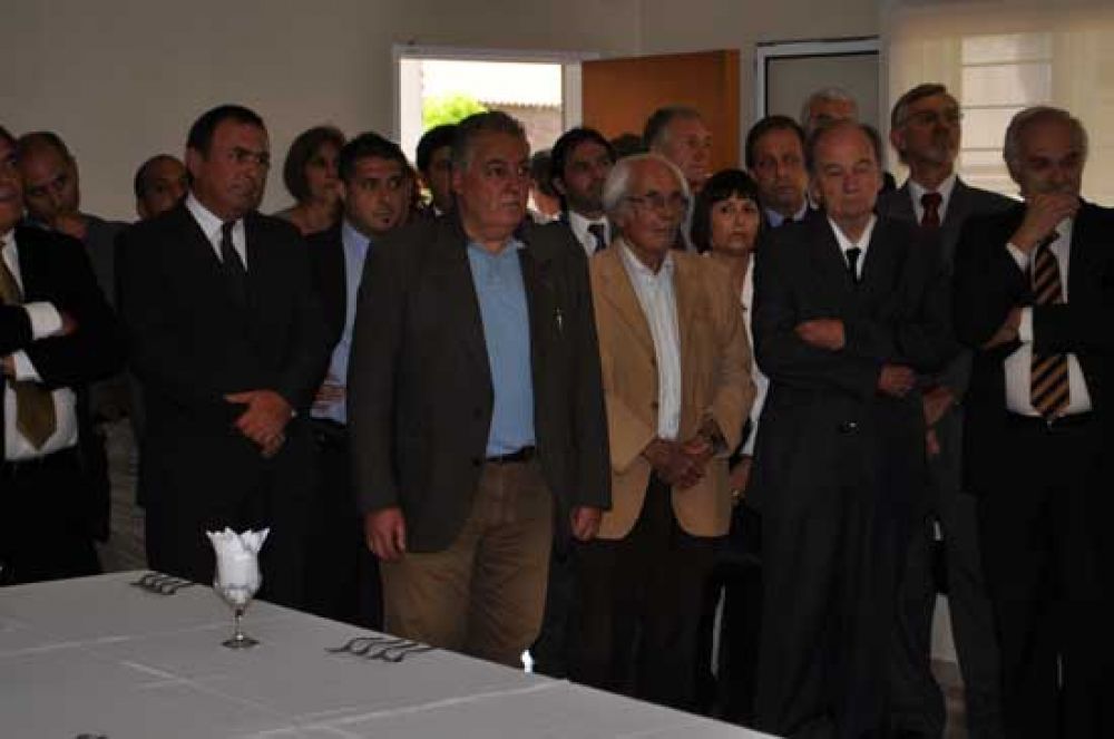 Se reinaugur� la sede de la Asociaci�n de Abogados