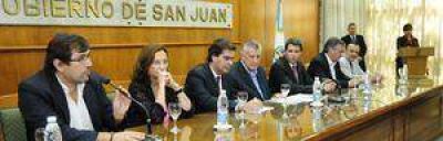Una delegaci�n de Kuwait en San Juan por el acueducto