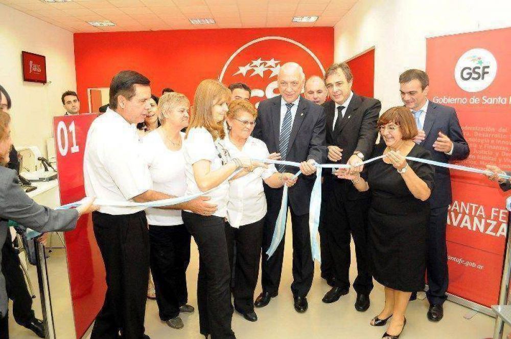 Antonio Bonfatti inaugur� la nueva sede del Registro Civil de Rafaela