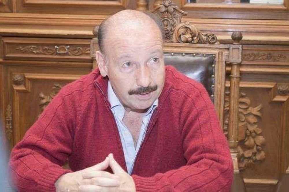 �La empresa tiene que entregar la llave de la Escuela 17 al municipio, que somos los que hemos puesto el dinero�