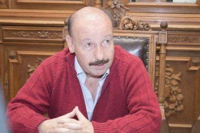 �La empresa tiene que entregar la llave de la Escuela 17 al municipio, que somos los que hemos puesto el dinero�