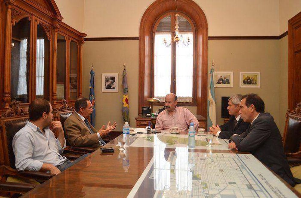 El Intendente recibi� a directivos del Banco Credicoop