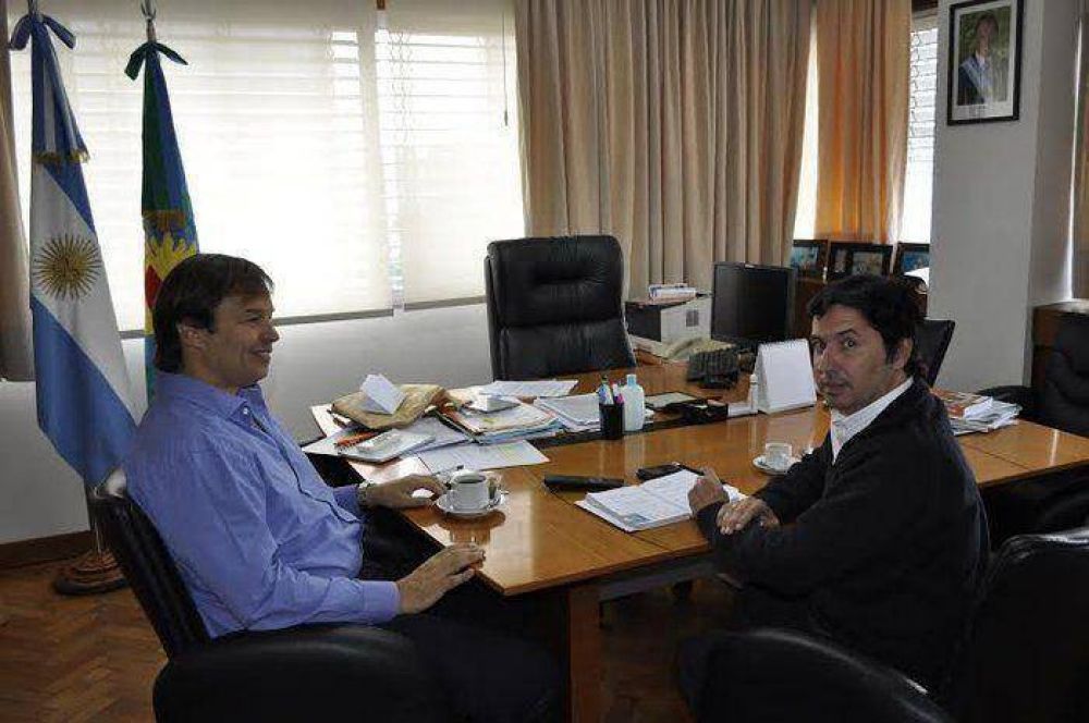 Reuni�n entre Omar Seoane y el Director del Instituto de Previsi�n Social (IPS) de la provincia