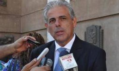 Sa�l ratific� que habr� incremento de haberes para estatales en mayo