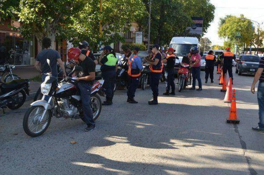 Realizan 30 operativos diarios de control vehicular