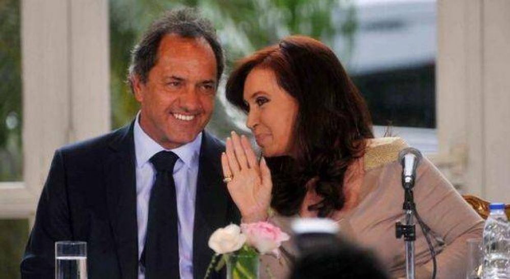 CFK se mostr junto a Scioli y resalt que los argentinos ven mejorar su salario ao tras ao