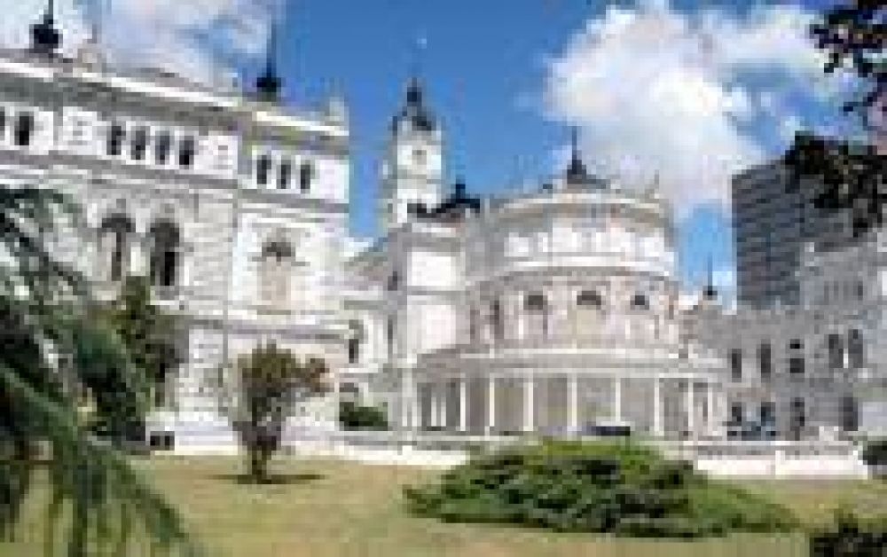 La Plata: Aumento a los Municipales. Acuerdo entre Comuna y gremios