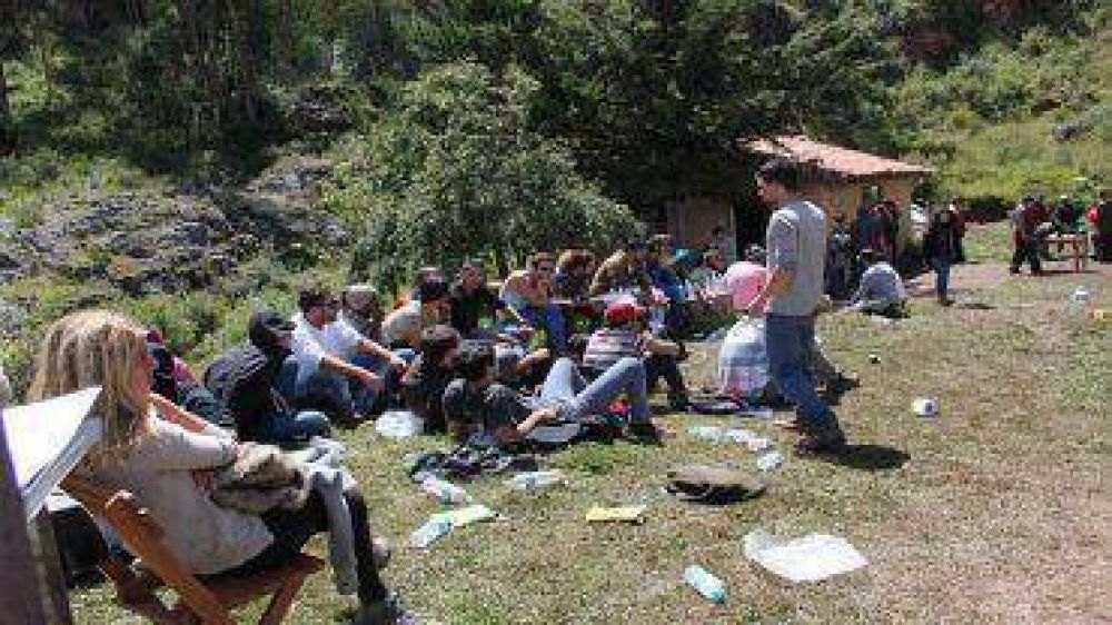Org�a en las ruinas incas: sexo, drogas y descontrol en Per�