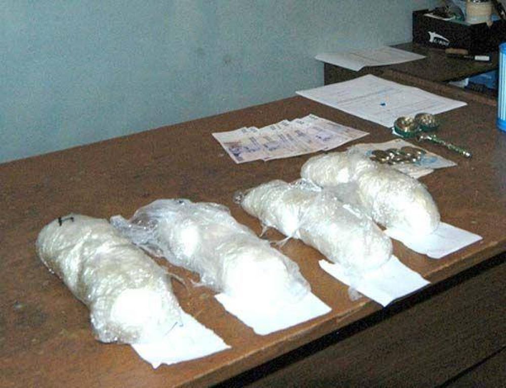 Incautaron 4 kilos de coca�na y detuvieron a 13 personas