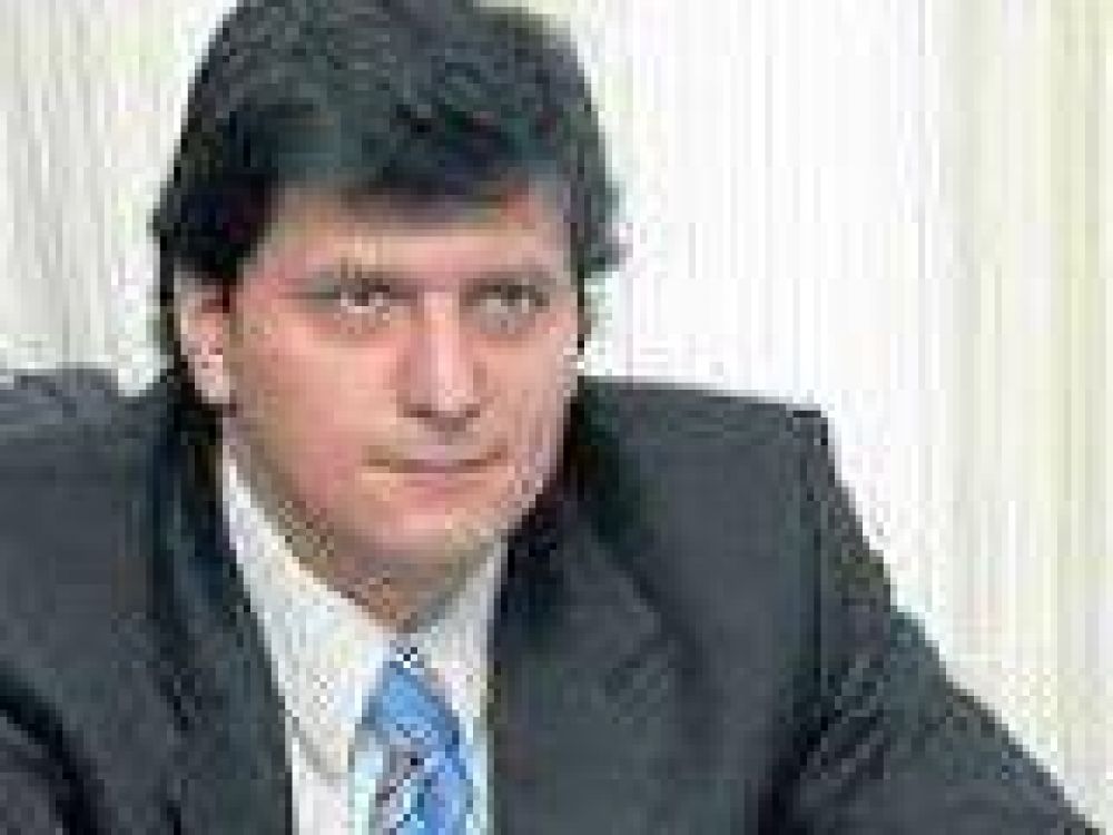 Mauricio G�mez Bull asumi� como presidente de la comisi�n de Deportes.