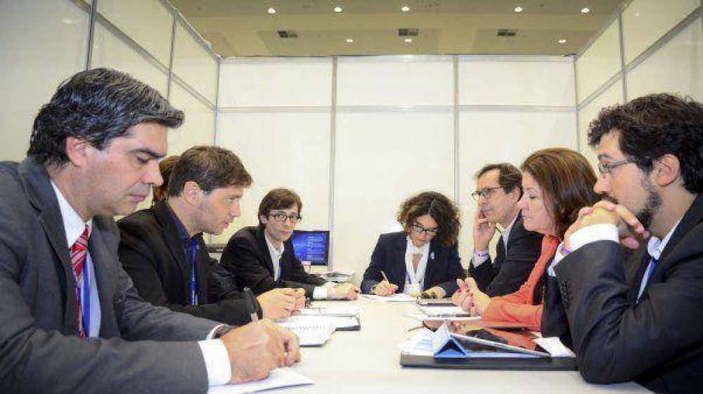 Capitanich y Kicillof se reunieron con autoridades del Banco Mundial