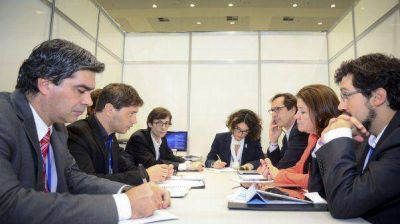 Capitanich y Kicillof se reunieron con autoridades del Banco Mundial