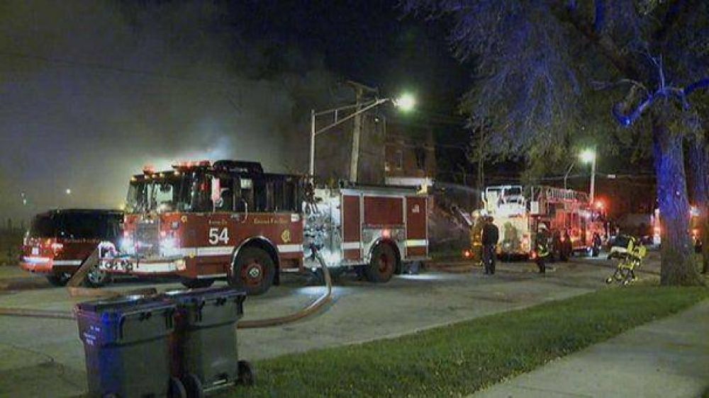 Voraz incendio en un edificio en Houston
