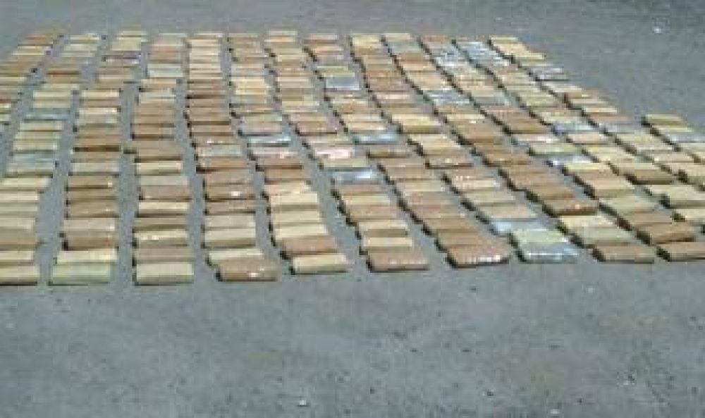General Rodr�guez: Secuestraron 1500 kilos de marihuana escondidos en cunas de beb�