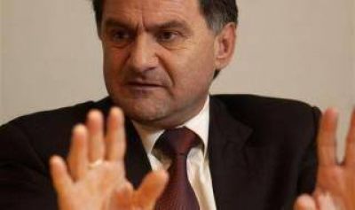 Cr�ticas a Pereyra por su propuesta de "encierro de formaci�n" para menores: "Estigmatiza a la juventud"