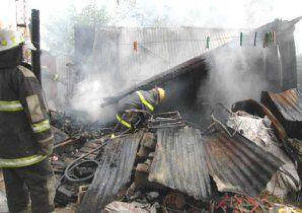 Un incendio consumi� por completo un galp�n