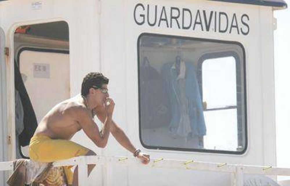 Los guardavidas trabajar�n en las playas hasta el lunes