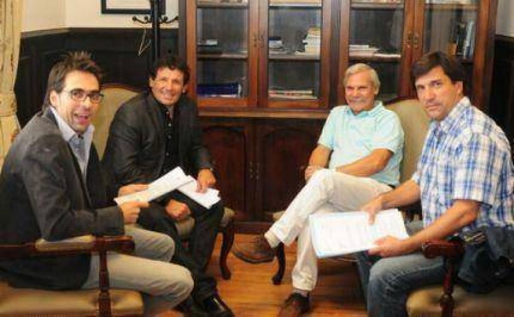 Curuchet va por una Ley de seguridad en espect�culos deportivos
