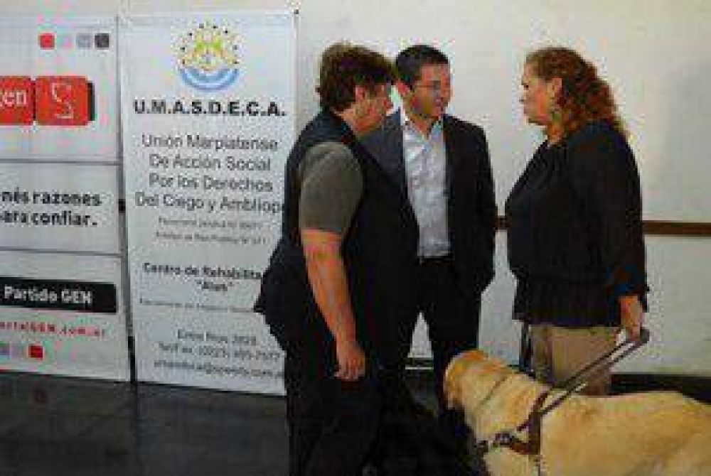 Presentan proyecto de ley sobre Perros-Gu�a