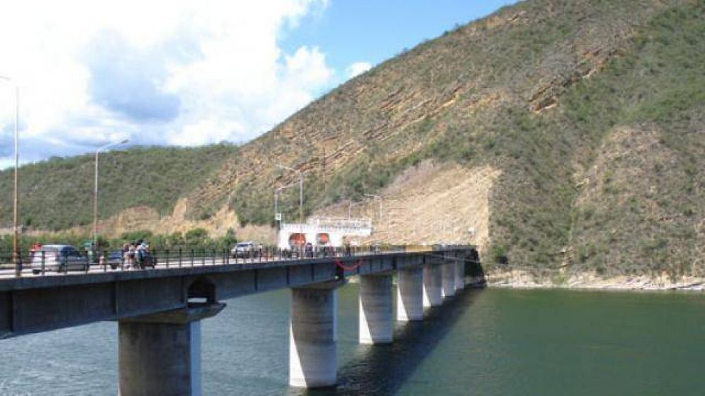 Ambiente cedi� y permitir� la pesca nocturna en el dique Cabra Corral