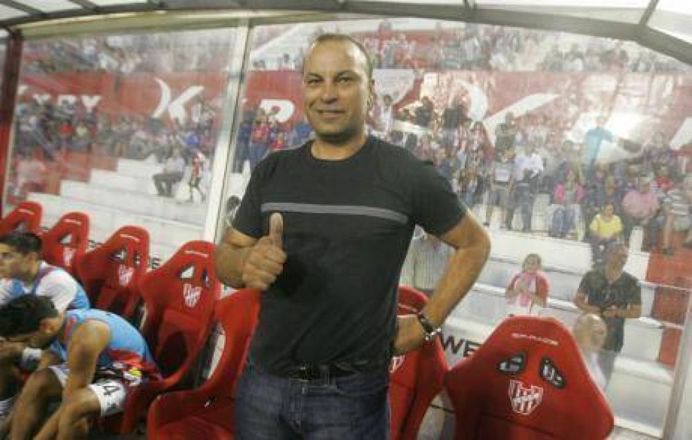 Instituto recibe al �ltimo de la tabla