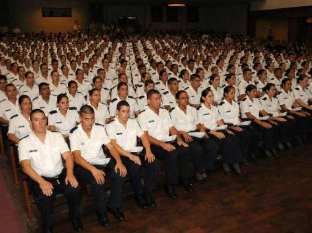 Quieren sumar polic�as retirados y cadetes al patrullaje de las calles rosarinas