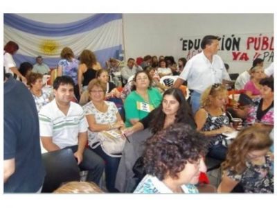 Agmer y AMET elevaron una contrapuesta salarial al gobierno