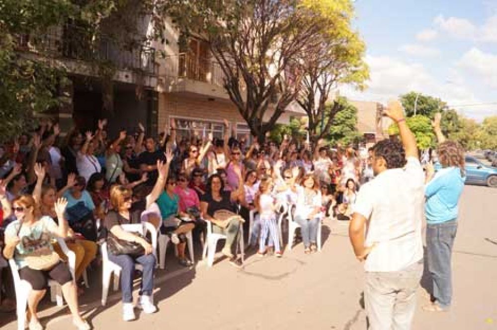 Las filiales locales de Suteba y FEB aceptaron el ofrecimiento salarial del gobierno 