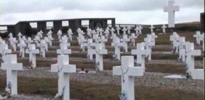 Realizan actividades por ca�dos en Malvinas