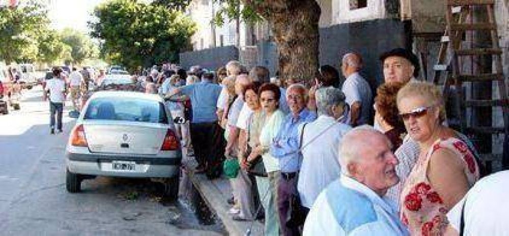 Ma�ana cobran los jubilados provinciales