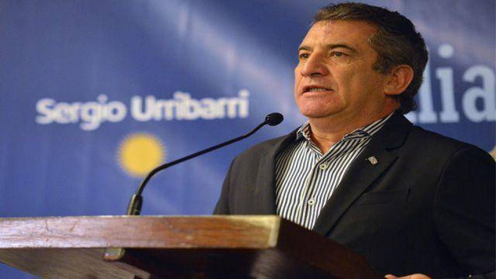 Para Urribarri, el paro convocado por Moyano es "pol�tico y destituyente"	 