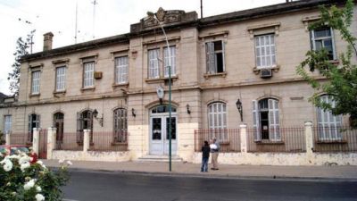 Pal�dica sin acci�n contra el dengue en ciertos lugares por orden de la Provincia