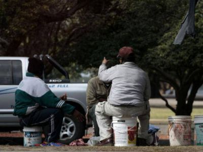 Quieren prohibir a los cuidacoches en los espacios emblem�ticos de Rosario