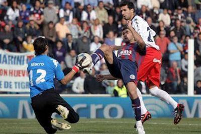 San Lorenzo juega en Victoria con la cabeza en cualquier lado