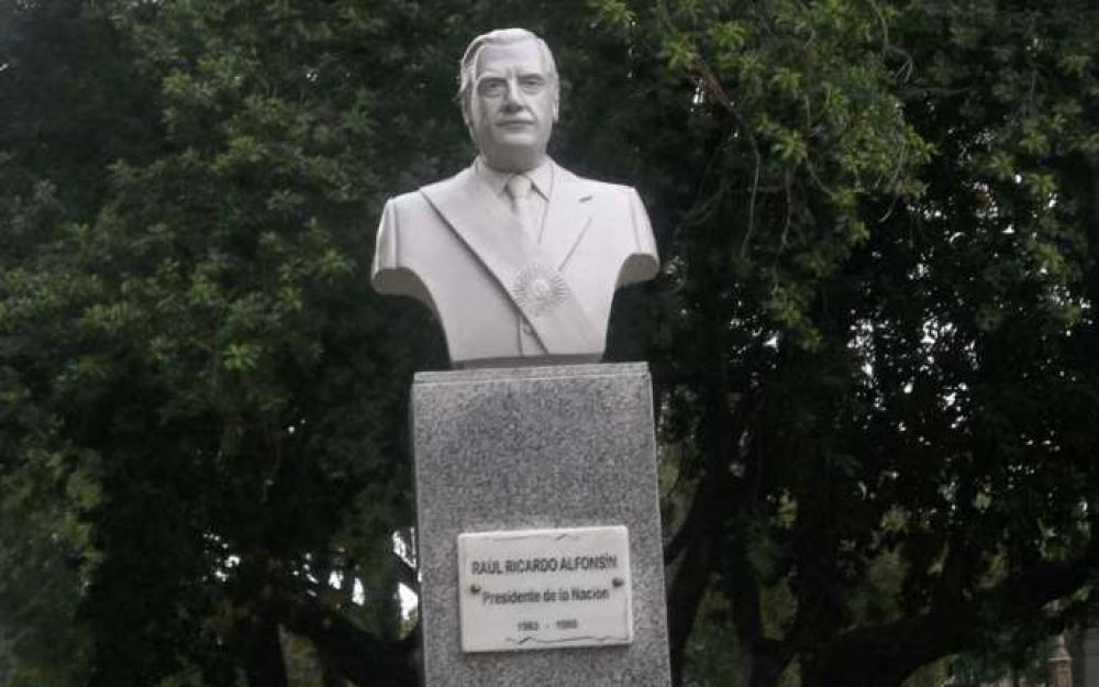 Recuerdan a Ra�l Alfons�n