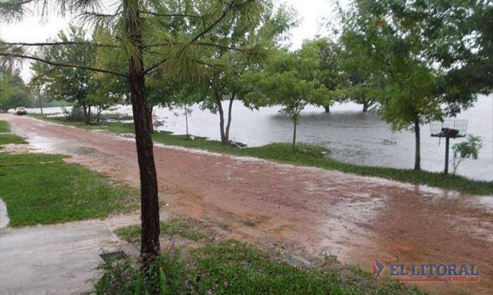 A 15 d�as de las primeras lluvias son m�s de 190 las personas que contin�an evacuadas