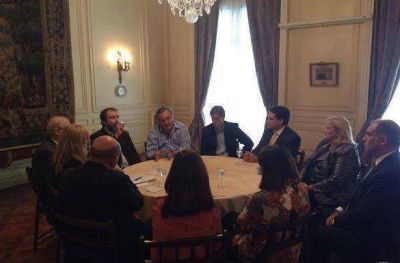 Federico Gelay en mesa de trabajo con representantes de la ONU