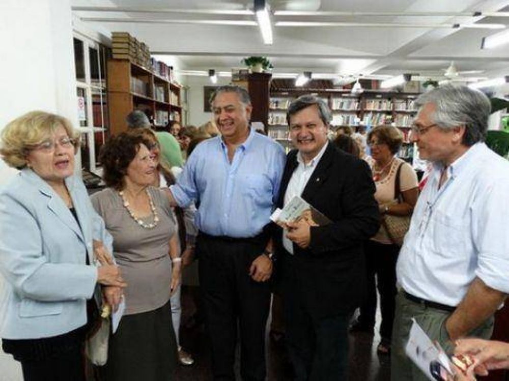 Cassani visit� la Biblioteca y el Colegio de Abogados