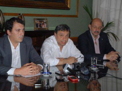 El Gobierno ofreci� $5.000 de salario inicial a los docentes