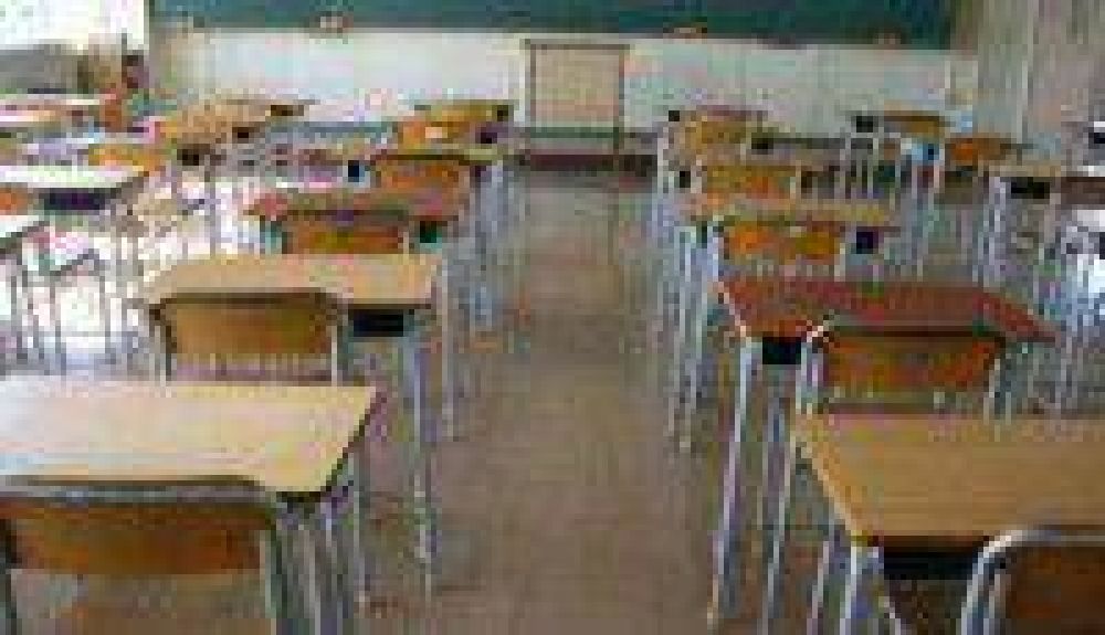 Con nueva propuesta, pero a�n sin clases