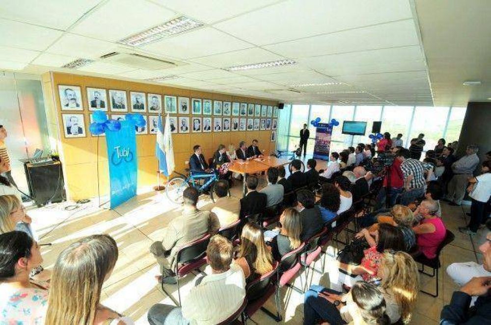 TuBi: Se firm� la compra de bicis, cascos y maquinarias para fabricar cuadros